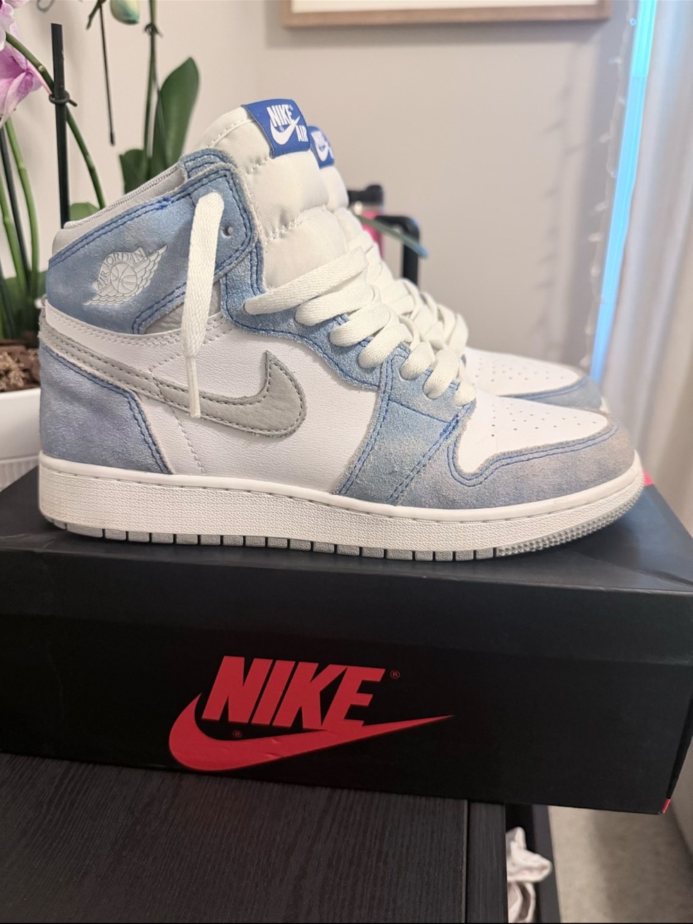Nike Women’s High-Top Sneakers - White & Light Blue